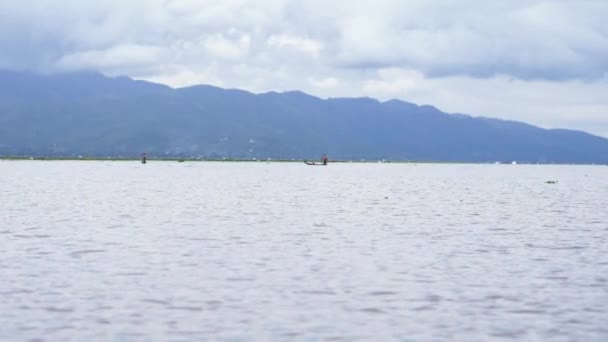 Rybacy Refleksja Nad Jeziorem Inle Myanmar — Wideo stockowe