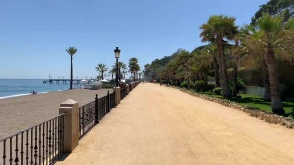 Pov Walk Paseo Maritimo Marbella Movimento Natural Caminhada Passeio Verão — Vídeo de Stock