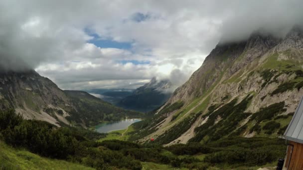 Uno Sguardo Drammatico Time Lapse Coburger Htte Giù Una Valle — Video Stock