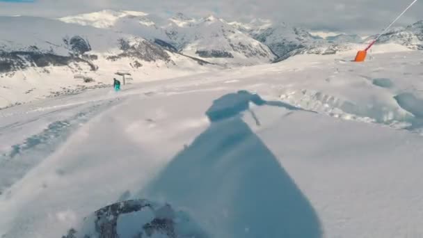 Szybki Gimbal Snowboardowy Livigno Alpy Włoskie — Wideo stockowe