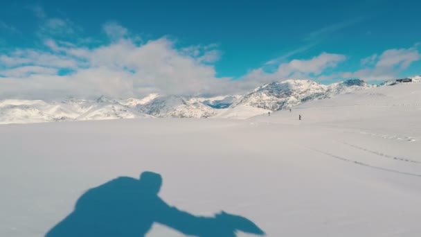 Sombra Snowboarder Livigno Alpes Italianos — Vídeo de stock