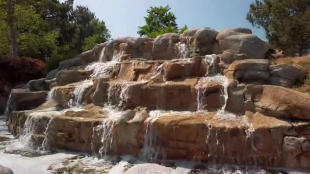 Statische Aufnahme Eines Künstlichen Wasserfalls Santa Clarita Kalifornien Usa — Stockvideo