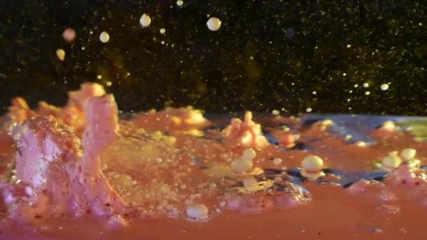 Mimozemská Planeta Tekutý Povrch Vytváří Velkou Bublinu Explodující Odhalit Mléčné — Stock video