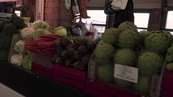 Frutos Produtos Hortícolas Mercado Lado Ocidental Clevelândia — Vídeo de Stock