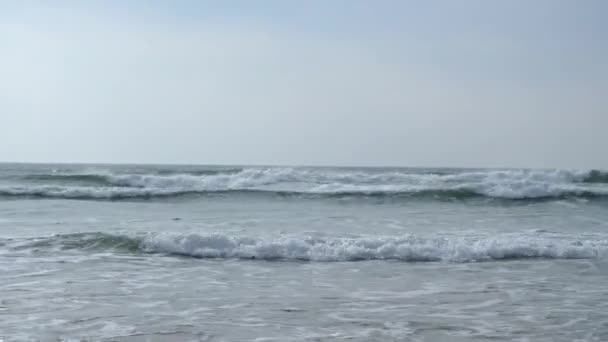 Usiądź Paddle Boarder Wodzie Plaży Mawgan Porth Kornwalii — Wideo stockowe