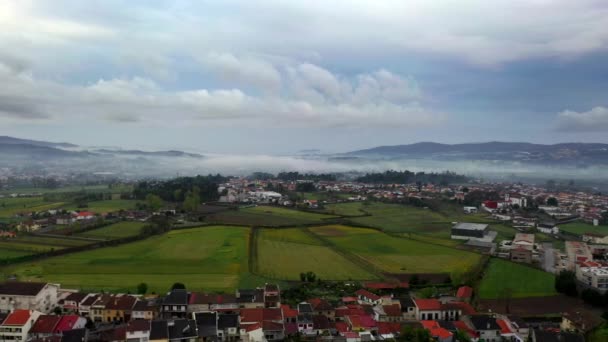 Dron Del Valle Montaña Brumosa Disparó Una Vista Increíble Lugar — Vídeo de stock