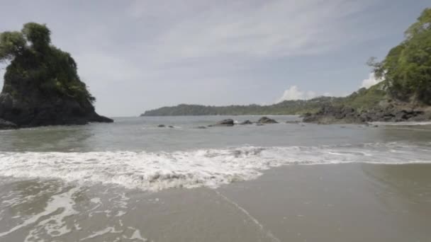 Ondas Batendo Praia Costa Rica — Vídeo de Stock