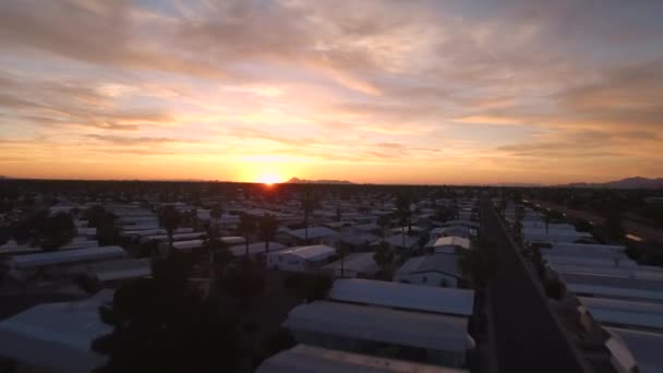 Трайлерний Парк Заході Сонця — стокове відео