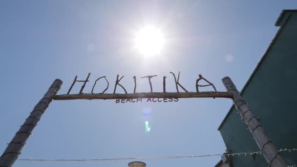 Hokitika Beach Teckna Närbild — Stockvideo