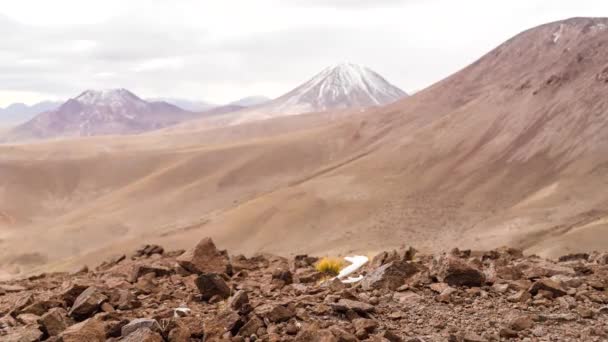 Timelapse Del Desierto Con Volcán Licancabur Fondo América Del Sur — Vídeos de Stock