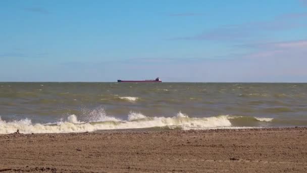 Great Lakes Freighter Out Lake Erie Headed Coast Cleveland Ohio — Stock Video