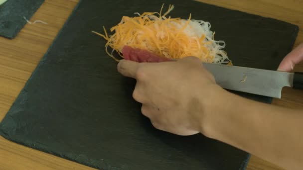 Japanse Voedselpresentatie Van Rauwe Vis Sushi — Stockvideo