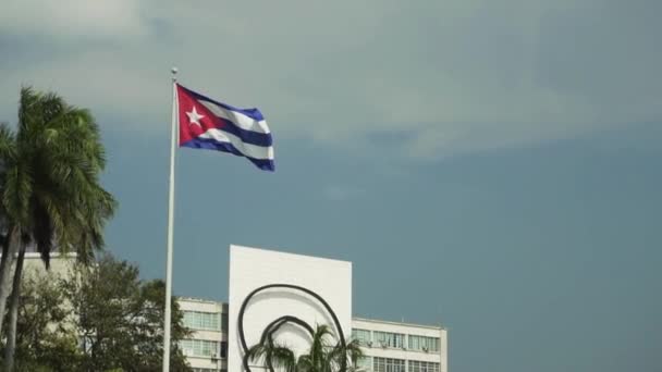 Low Motion Bandeira Cubana Acenando Praça Revolução Havana Cuba — Vídeo de Stock