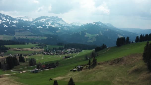 Pequena Aldeia Montanhosa Suíça Entlebuch Rural Paisagem Montanhosa Coberta Neve — Vídeo de Stock