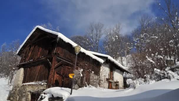 Lapso Tiempo Antiguo Chalet Granero Madera Los Alpes Franceses Con — Vídeo de stock