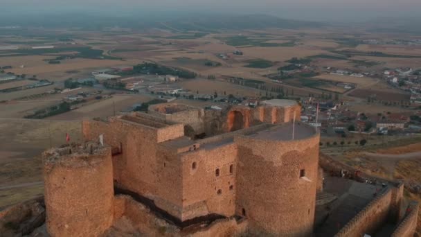 Letecký Záběr Pohybuje Pozpátku Hradu Consuegras Španělsku — Stock video
