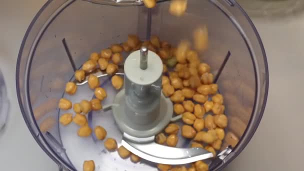 Kichererbsen Den Mixer Geben — Stockvideo