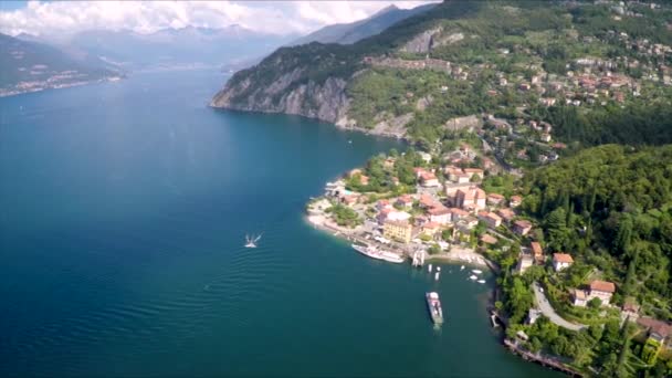 Luchtfoto Drone Beelden Het Prachtige Stadje Varenna Comomeer Italië — Stockvideo
