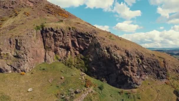 Ujawnienie Edynburga Parkiem Holyrood Arthur Seat Który Jest Wymarłym Wulkanem — Wideo stockowe