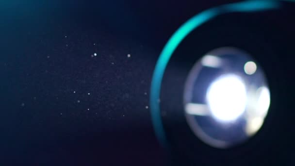 Zpomalené Zaostření Světla Jeviště Osvětlujícího Plovoucí Prach Shot Sony A7Sii — Stock video
