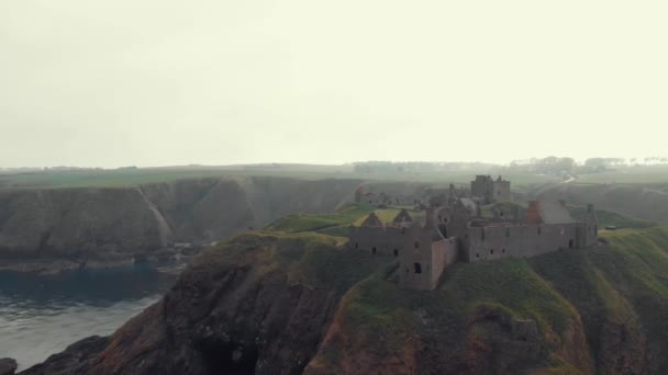 Замок Данноттар Ясным Небом Стоунхейвене Абердин Шотландия Великобритания Закате Старый — стоковое видео
