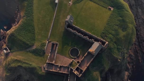 Fortaleza Medieval Dunnottar Castillo Puesta Del Sol Arruinado Fortaleza Cima — Vídeo de stock