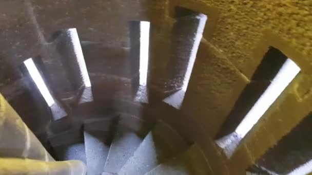 Die Rundtreppe Der Mittelalterlichen Festung Hinunter Wendeltreppen William Wallace Denkmal — Stockvideo