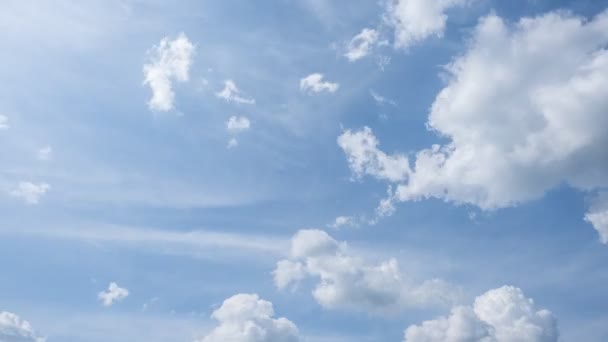 Rolando Nuvens Inchadas Céu Azul Tempo Lapso Paisagem Nublada Cena — Vídeo de Stock