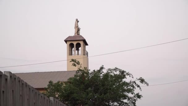 Kerktoren Standbeeld Tijdens Zonsondergang Molina Lima Peru Movement Shot — Stockvideo