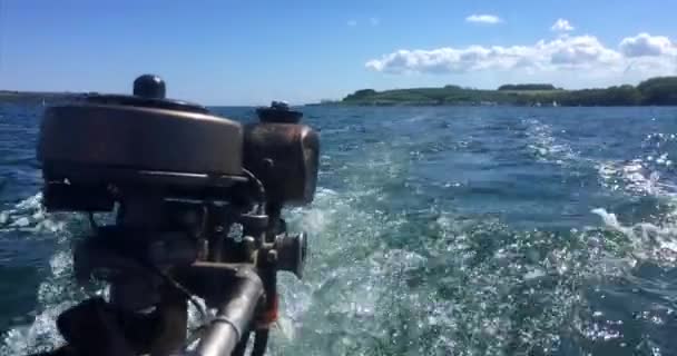 View Back Boat Vintage Seagull Outboard Motor Cruising Back Home — Stock Video