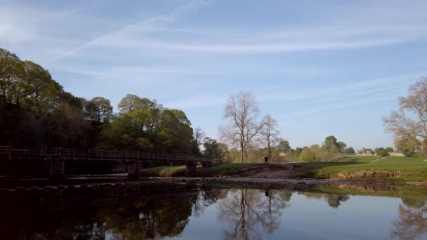 Panning Shot Bolton Abbey Ruiny Piękne Lato Rano Yorkshire Anglia — Wideo stockowe