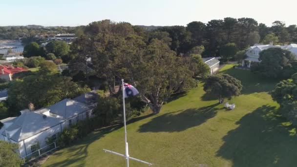 Australiska Flaggan Antenn Omloppsbana Vid Havet — Stockvideo