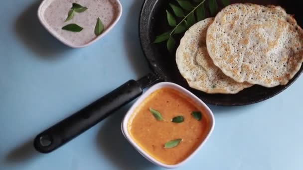 Ensemble Rotatif Dosa Est Ensemble Dosas Surmonté Beurre Ghee Chutney — Video