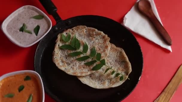 Rotating Oothappam Dosa Colazione Indiana Del Sud Con Lenticchie Riso — Video Stock