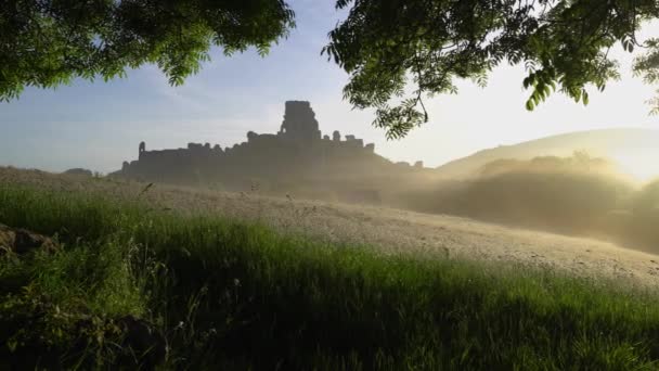 Corfe Castle Sunrise Mist Slow Panning Shot — Stock Video