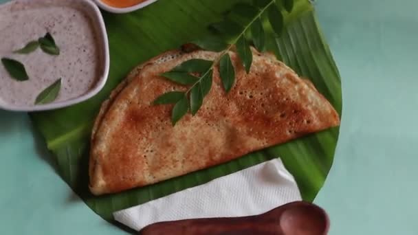 旋转的Masala Dosa 南印度人套餐Dosa Sambhar和椰子Chutney — 图库视频影像