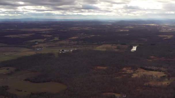 Drone Flyover Lantgårdar Dal Catskill Mountain Regionen — Stockvideo