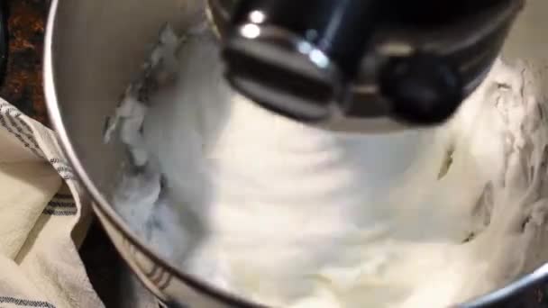 Meringue Maison Finie Partir Blancs Œufs Dans Mélangeur — Video