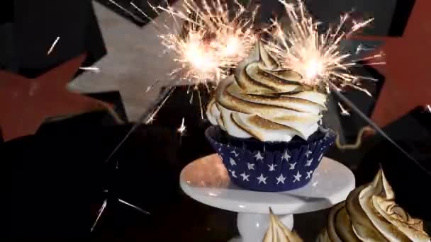 Sparklers Exploding Red White Blue Cupcakes Toasted Meringue Swirl Top — Stock Video