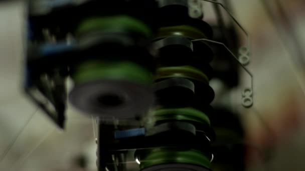 Прокручування Нитки Ролика Автоматизованій Бавовняній Тканині Язальні Машини Заводі Китаї — стокове відео