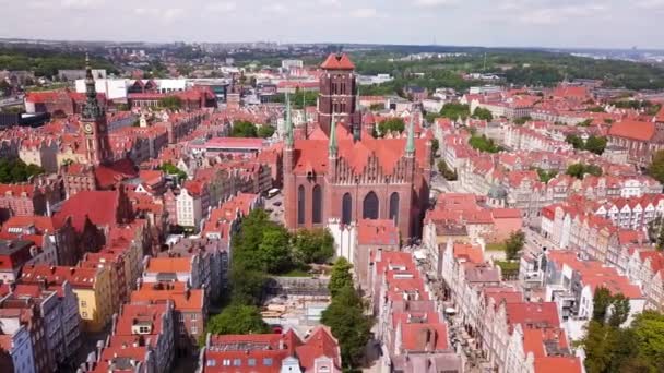 Gdansk Old Town Aerial Shot Bazylika Mariacka Edifícios Circundantes Gdansk — Vídeo de Stock
