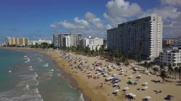 プエルトリコのホビービーチで忙しい一日 — ストック動画