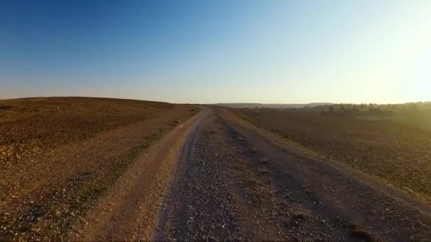 Pov Dron Výstřel Road Během Západu Slunce — Stock video