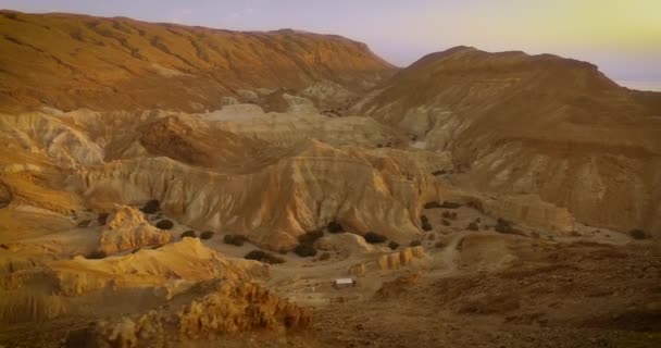 Indah Lembah Gurun Kuning Yudea Dengan Langit Biru Sunrise — Stok Video
