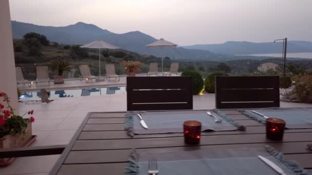 Truck Shot Prepared Outdoor Table Dusk Mountains Pool Background Candles — Stock Video