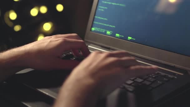 Fermer Les Mains Développant Application Logicielle Utilisant Saisie Numérique Ordinateur — Video