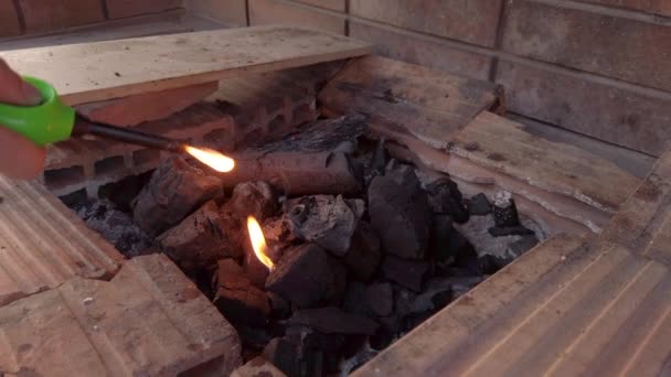 Yavaş Çekim Geniş Çekim Bir Kömür Yakan Yunan Tarzı Mangal — Stok video