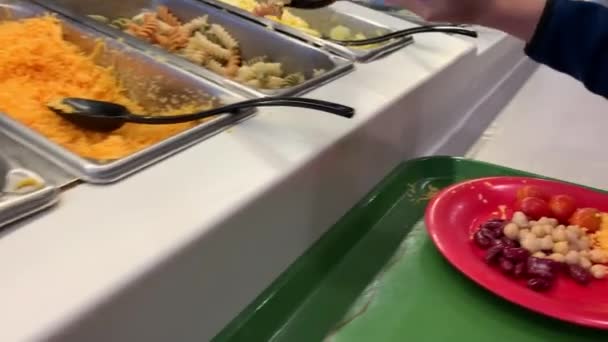 Articoli Insalata Fresca Allestiti Consentire Clienti Scegliere Facilmente Cosa Mangiare — Video Stock