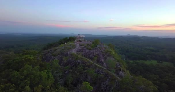 Fotografia Aérea Rápida Paisagem Austrália Monte Tinbeerwah Vigia Pôr Sol — Vídeo de Stock