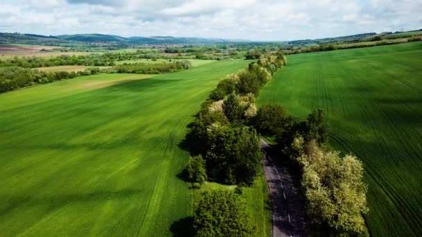 Vue Aérienne Paysage Nuageux Lumineux Ombragé Des Zones Agricoles Collines — Video